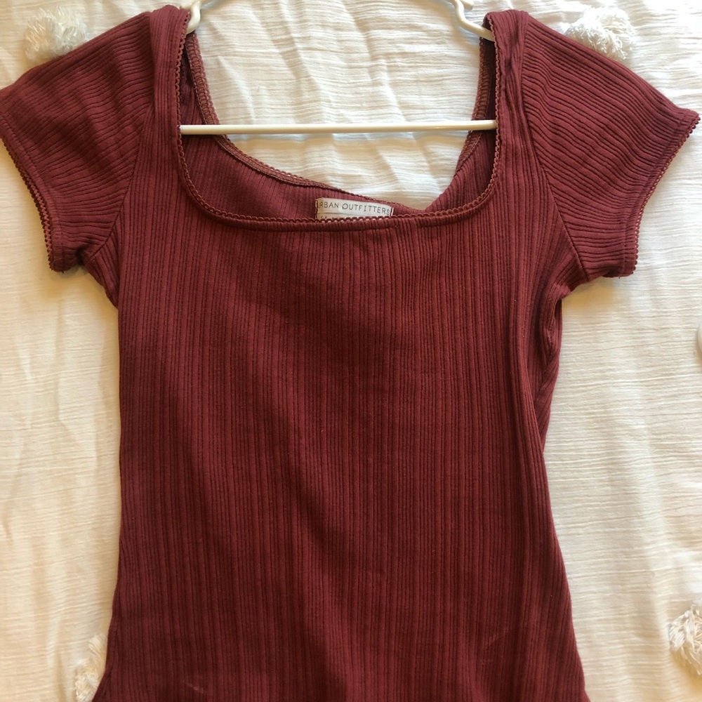 urban outfitters maroon top